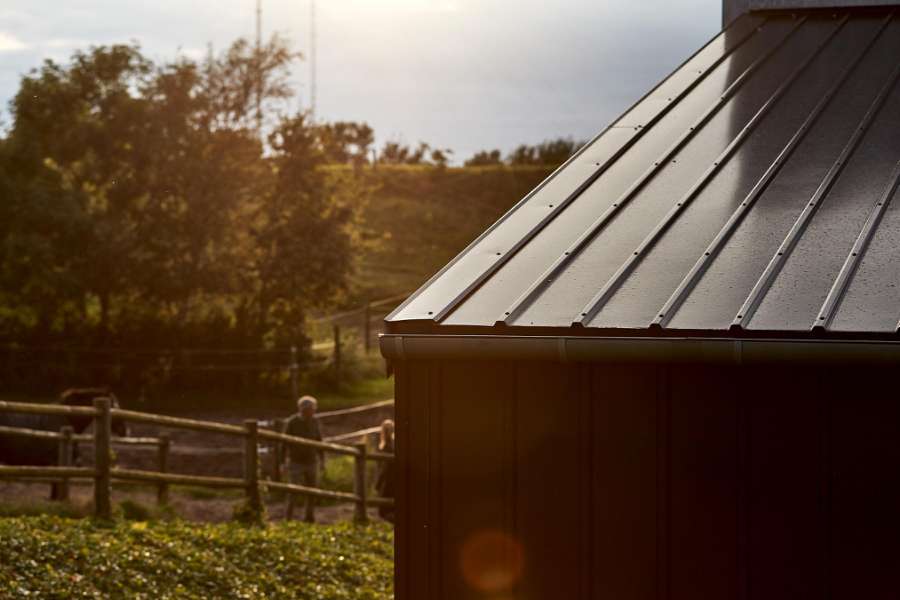 Elegant beklædning af tag og facade, Nibevej 225, Frejlev, Aalborg,